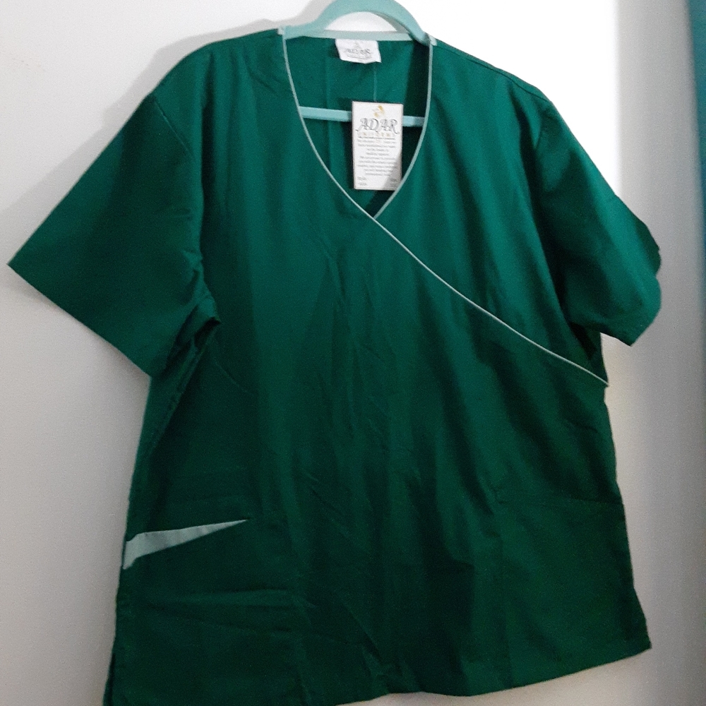 ADAR  women's Medical nursing UNIFORM. New  green color  size XXL.